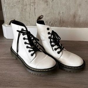 Dr. Marten White 1460 Leather Boots